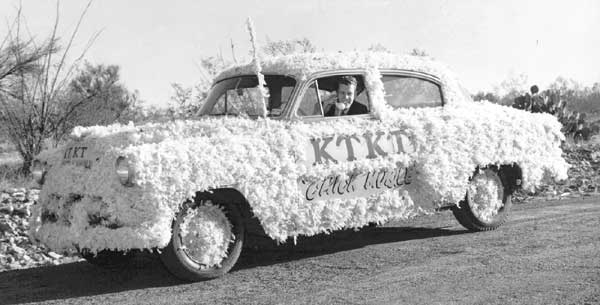 Picture of Lee Poole in KTKT Chick Mobile